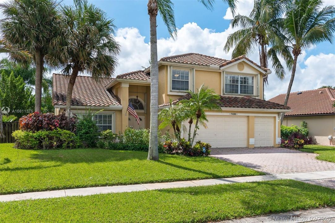 Vendido Recientemente: $435,000 (4 camas, 3 baños, 2671 Pies cuadrados)