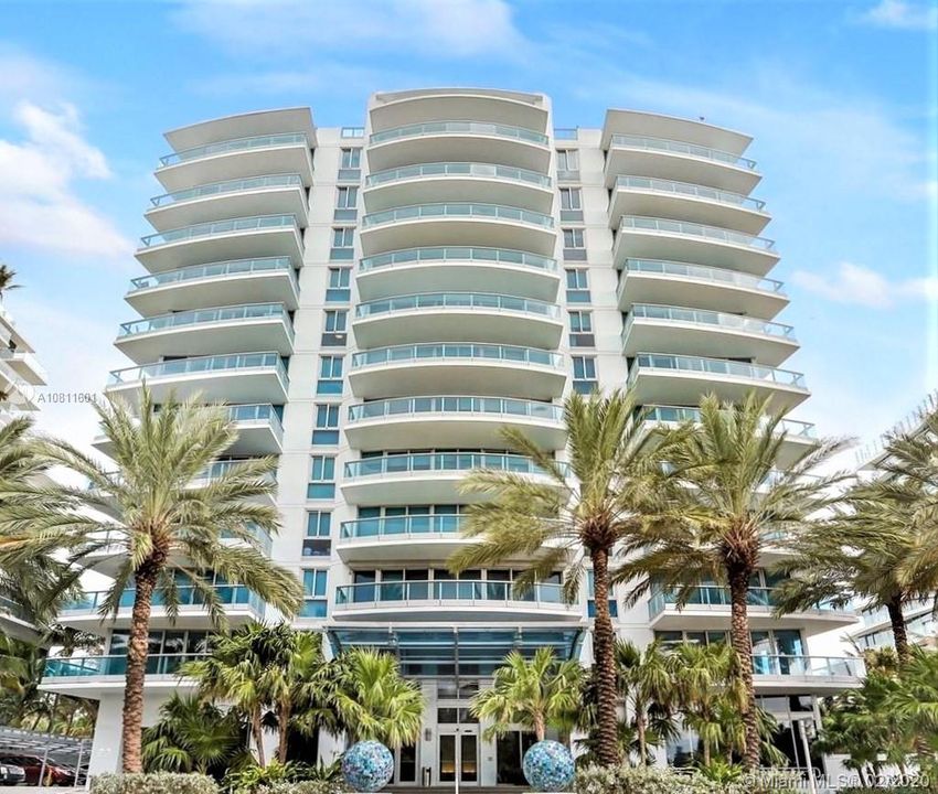 Vendido Recientemente: $2,650,000 (3 camas, 3 baños, 2480 Pies cuadrados)