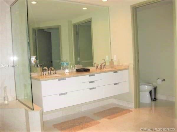 Vendido Recientemente: $2,650,000 (3 camas, 3 baños, 2480 Pies cuadrados)