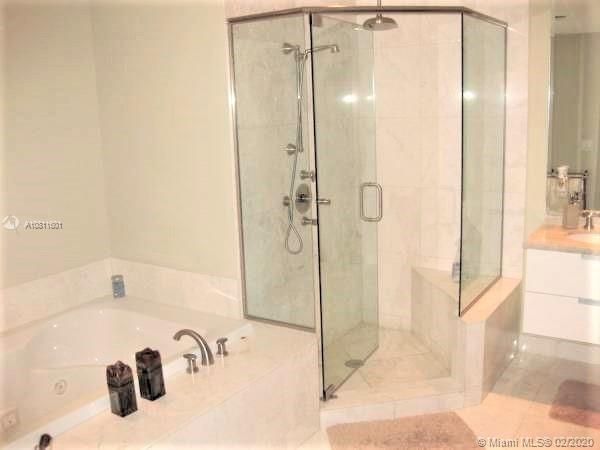 Vendido Recientemente: $2,650,000 (3 camas, 3 baños, 2480 Pies cuadrados)