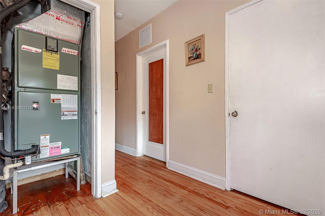 Vendido Recientemente: $565,000 (4 camas, 2 baños, 1845 Pies cuadrados)