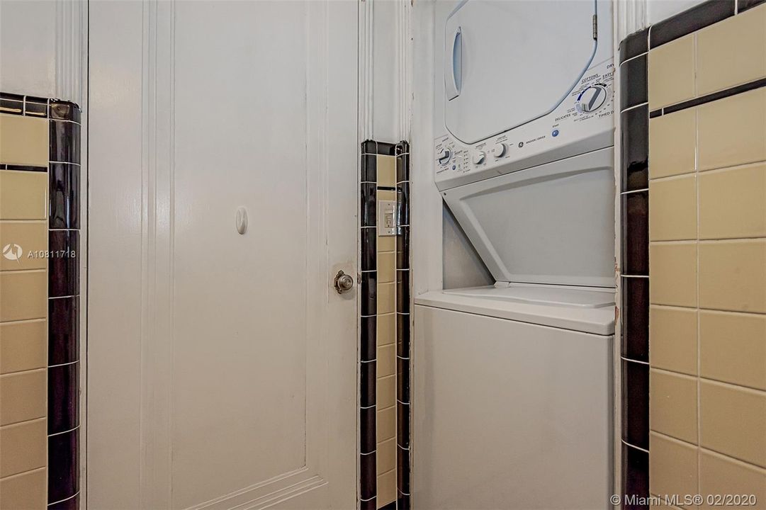 Vendido Recientemente: $565,000 (4 camas, 2 baños, 1845 Pies cuadrados)