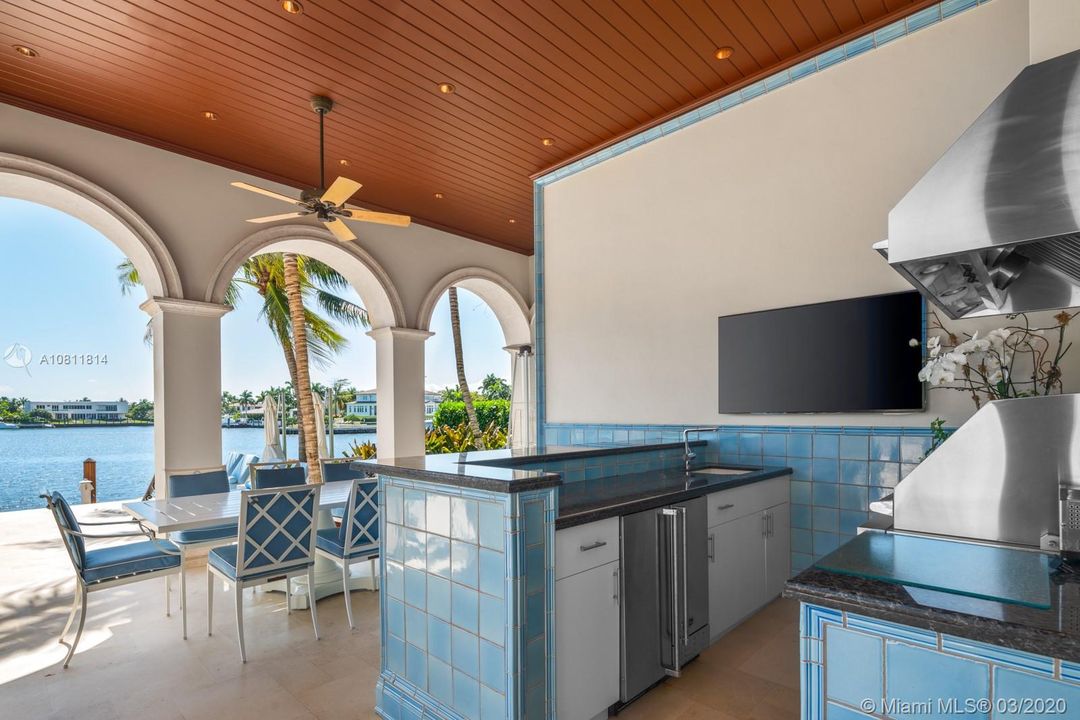 Recently Sold: $21,900,000 (5 beds, 7 baths, 13418 Square Feet)