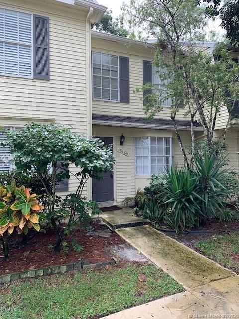 Recently Sold: $169,900 (2 beds, 1 baths, 893 Square Feet)