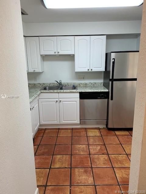 Recently Sold: $169,900 (2 beds, 1 baths, 893 Square Feet)