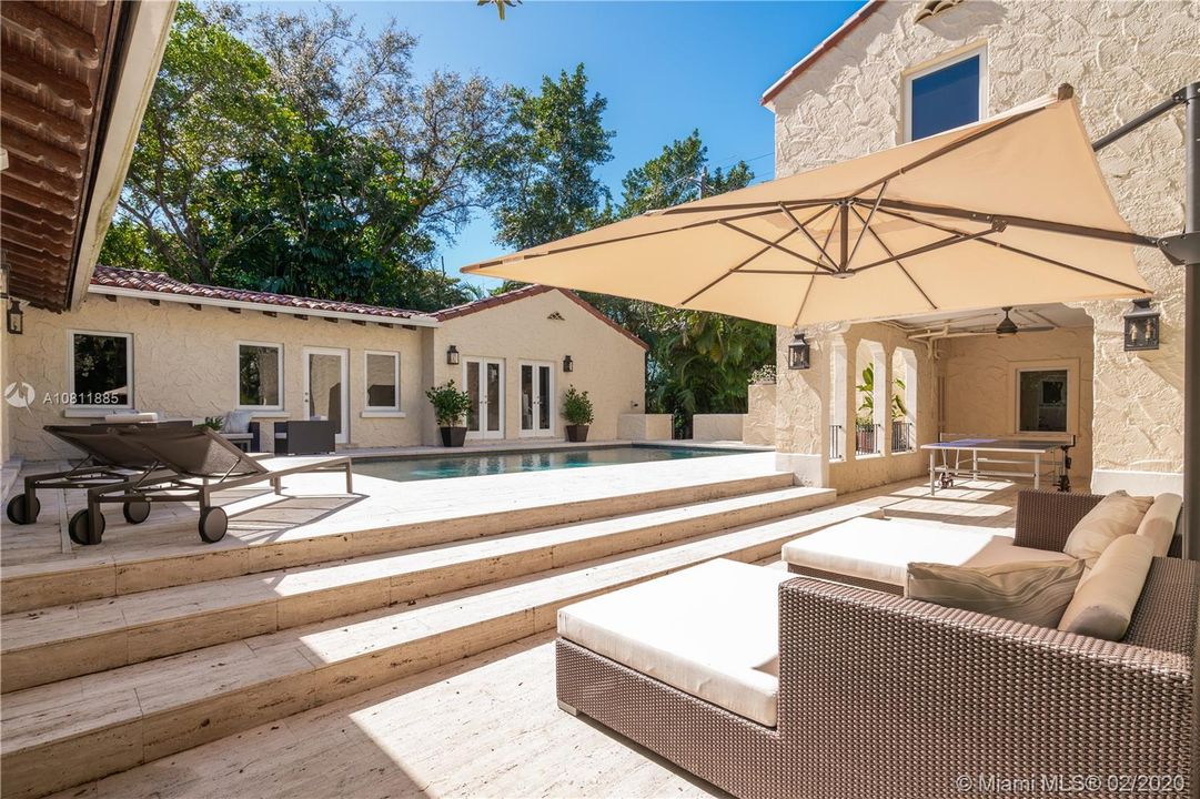 Sun deck for lounging by the pool