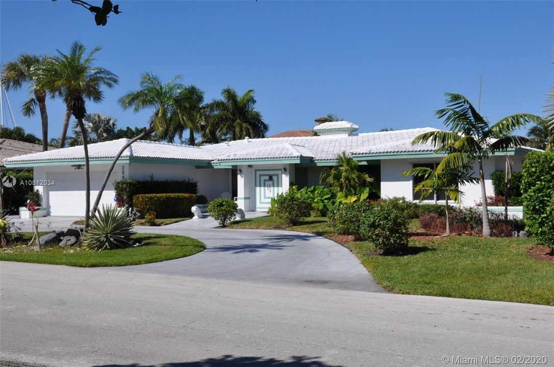 Recently Sold: $1,295,000 (4 beds, 3 baths, 2386 Square Feet)