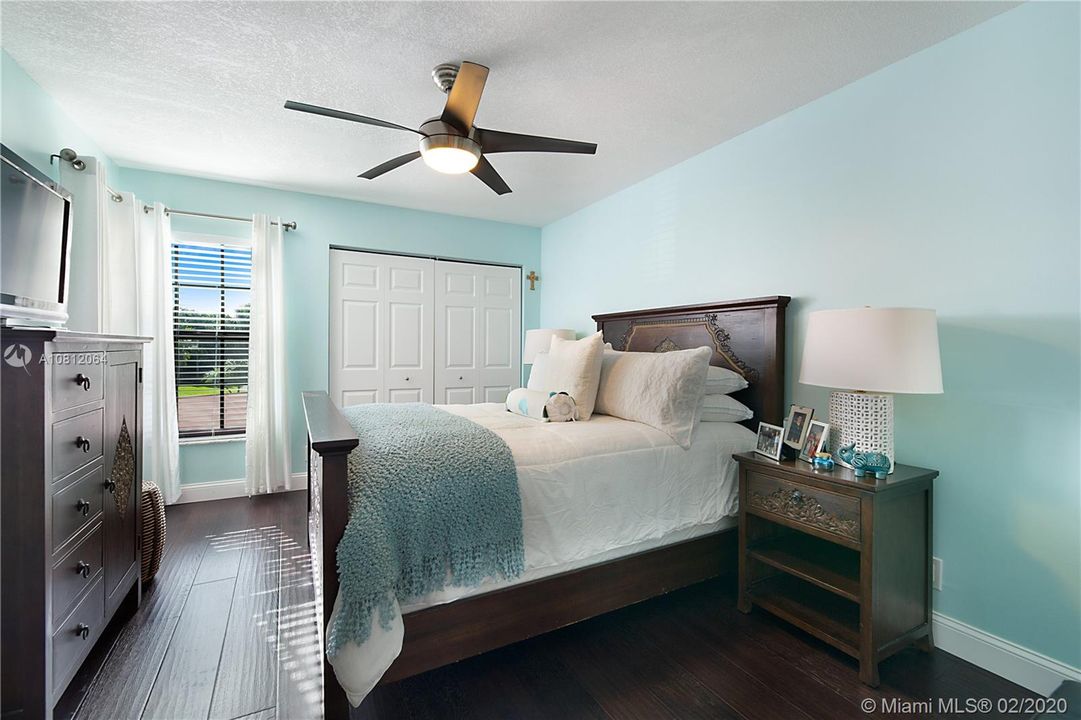 Recently Sold: $598,000 (3 beds, 3 baths, 1514 Square Feet)