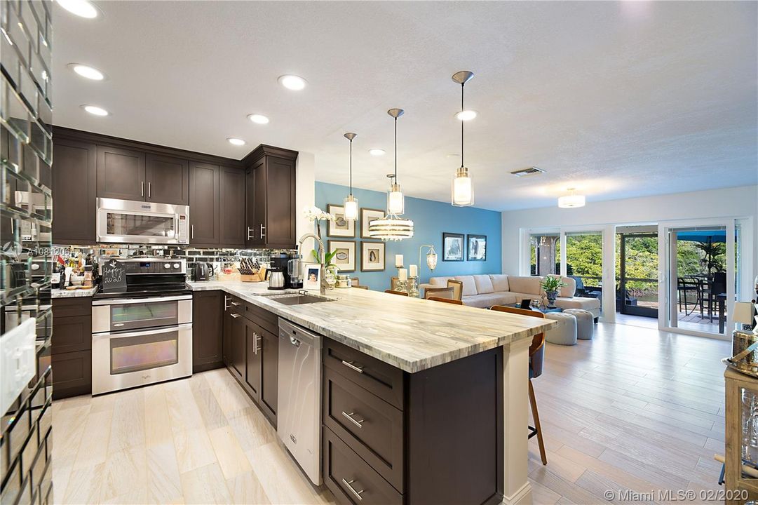 Recently Sold: $598,000 (3 beds, 3 baths, 1514 Square Feet)