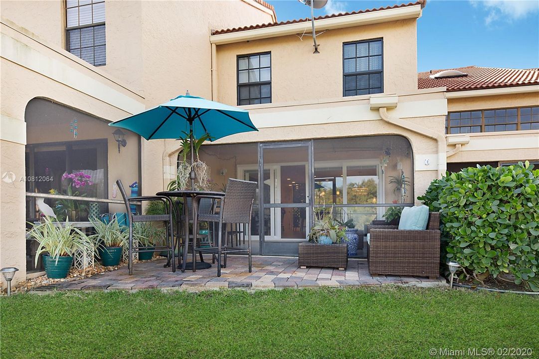 Recently Sold: $598,000 (3 beds, 3 baths, 1514 Square Feet)