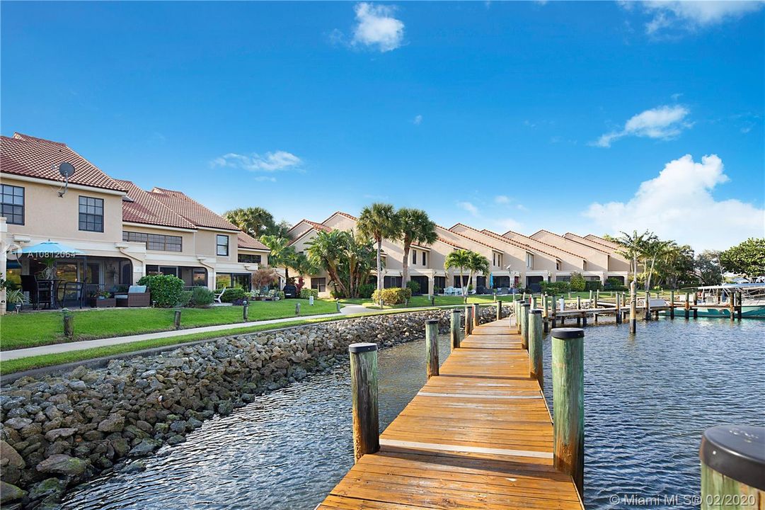 Recently Sold: $598,000 (3 beds, 3 baths, 1514 Square Feet)