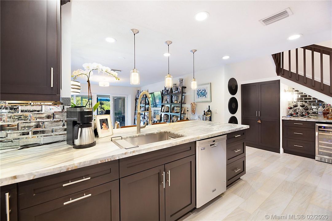 Recently Sold: $598,000 (3 beds, 3 baths, 1514 Square Feet)
