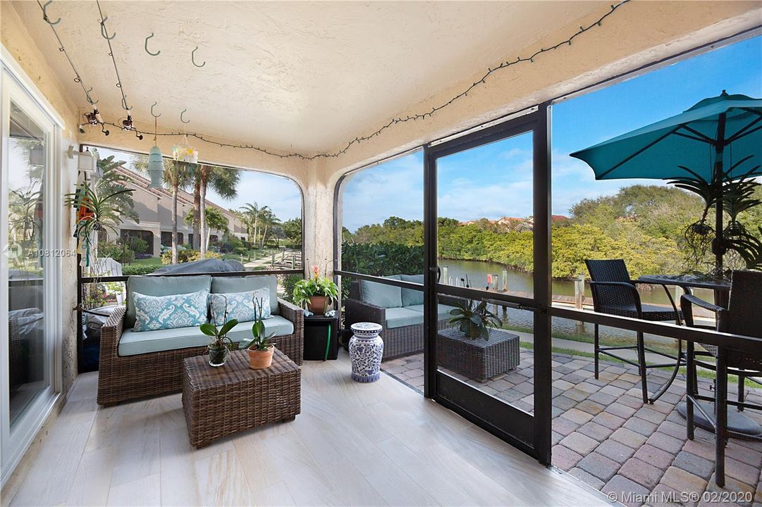 Recently Sold: $598,000 (3 beds, 3 baths, 1514 Square Feet)