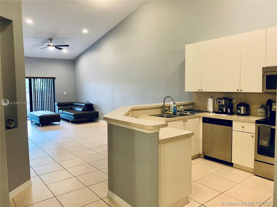 Recently Sold: $210,000 (2 beds, 2 baths, 1258 Square Feet)