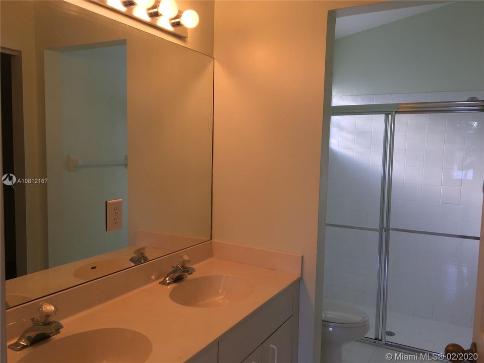 Recently Rented: $2,450 (3 beds, 2 baths, 1386 Square Feet)