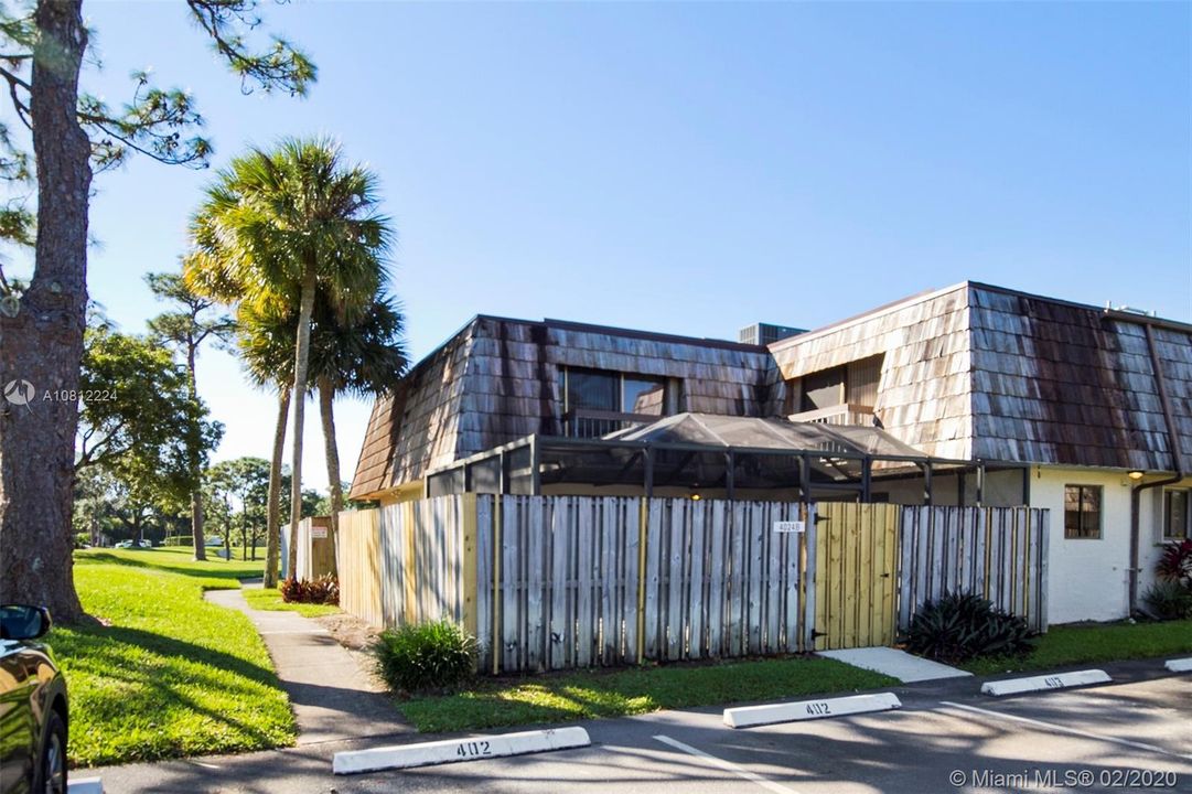 Recently Sold: $165,000 (2 beds, 2 baths, 1468 Square Feet)
