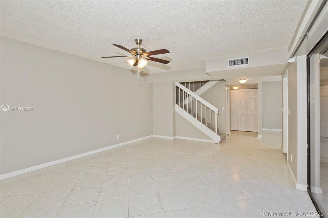 Recently Sold: $165,000 (2 beds, 2 baths, 1468 Square Feet)