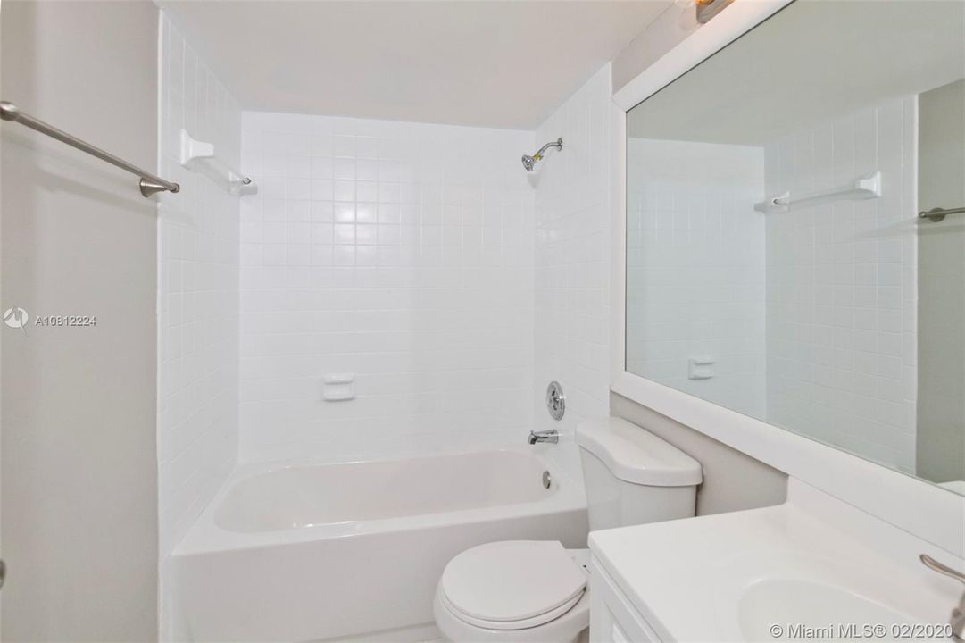 Recently Sold: $165,000 (2 beds, 2 baths, 1468 Square Feet)