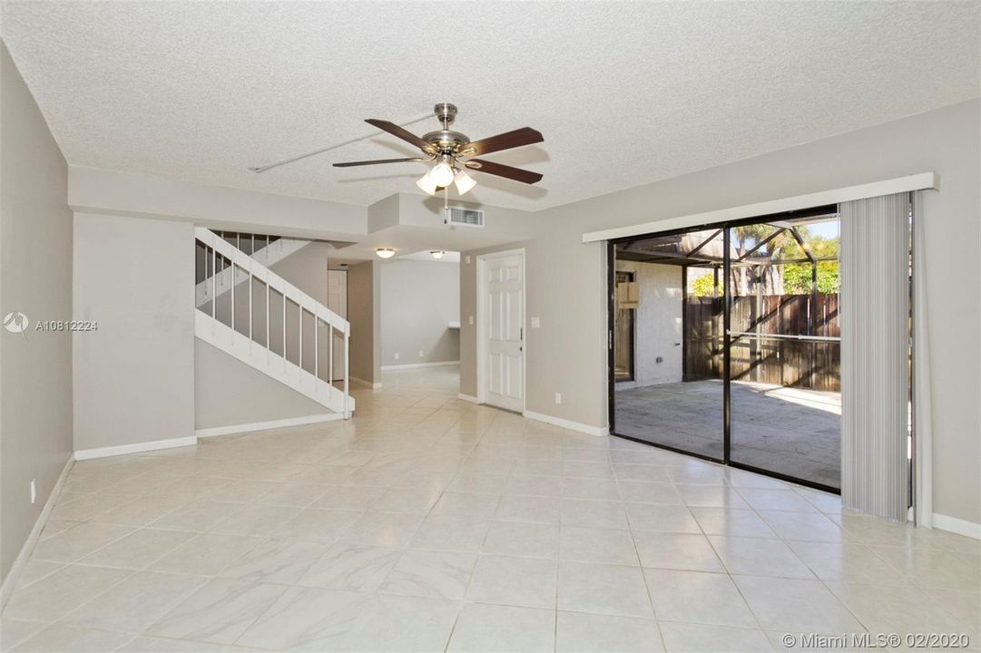 Recently Sold: $165,000 (2 beds, 2 baths, 1468 Square Feet)