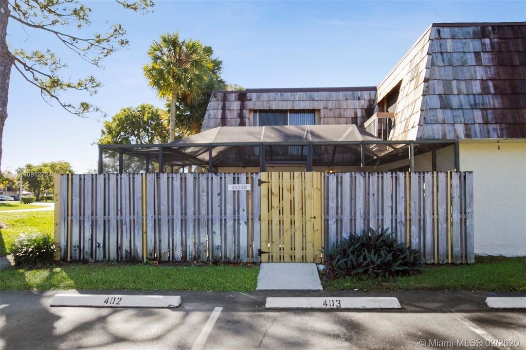 Recently Sold: $165,000 (2 beds, 2 baths, 1468 Square Feet)
