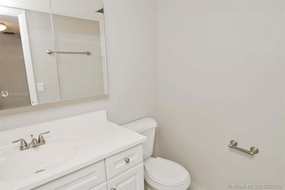Recently Sold: $165,000 (2 beds, 2 baths, 1468 Square Feet)