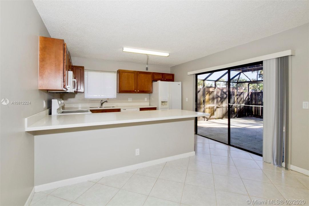 Recently Sold: $165,000 (2 beds, 2 baths, 1468 Square Feet)
