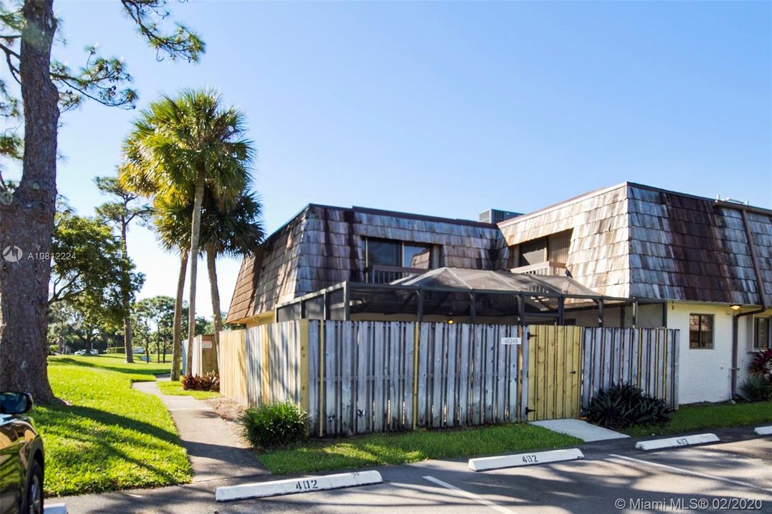 Recently Sold: $165,000 (2 beds, 2 baths, 1468 Square Feet)