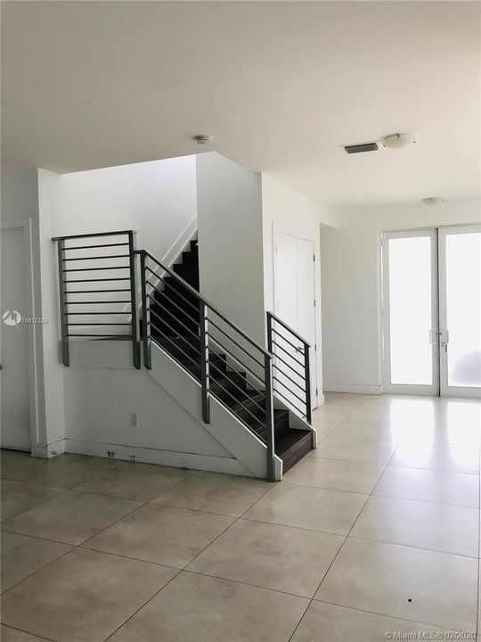 Recently Sold: $930,000 (6 beds, 7 baths, 4874 Square Feet)