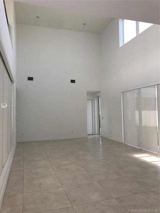 Recently Sold: $930,000 (6 beds, 7 baths, 4874 Square Feet)