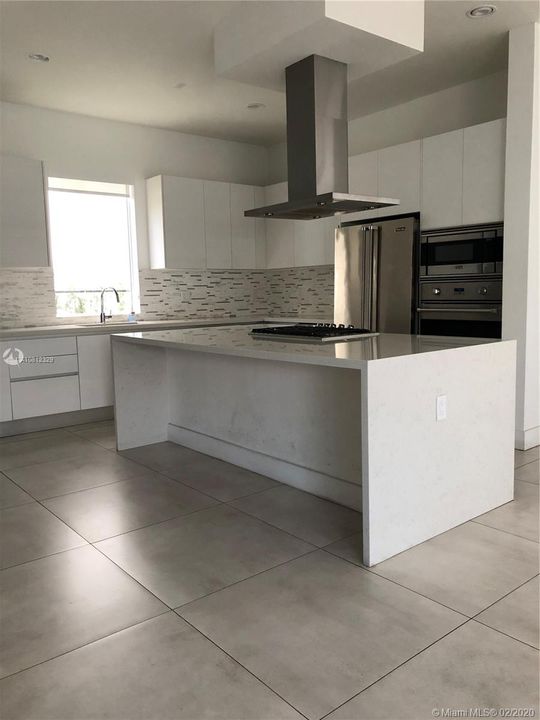 Recently Sold: $930,000 (6 beds, 7 baths, 4874 Square Feet)