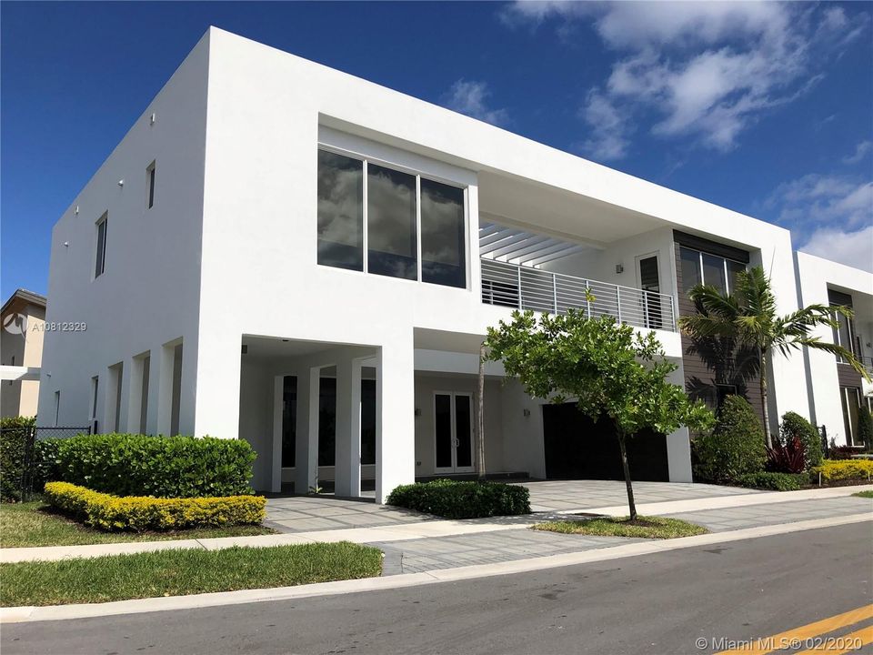 Recently Sold: $930,000 (6 beds, 7 baths, 4874 Square Feet)