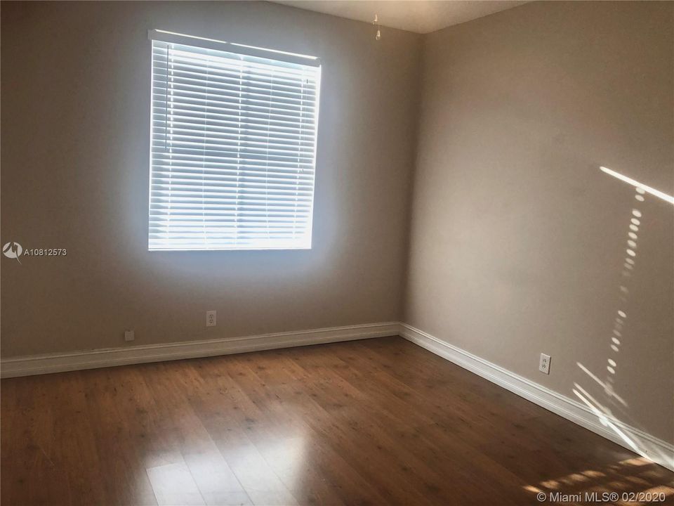 Recently Rented: $3,750 (5 beds, 4 baths, 2536 Square Feet)