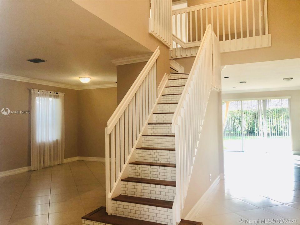Recently Rented: $3,750 (5 beds, 4 baths, 2536 Square Feet)