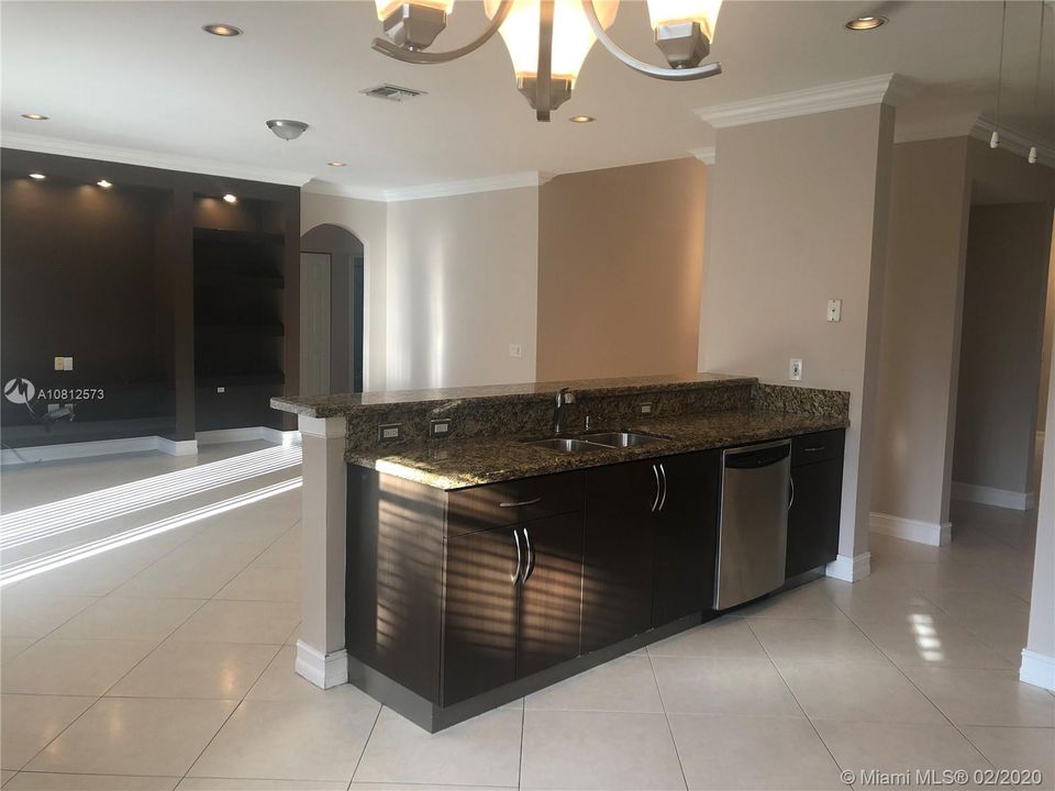 Recently Rented: $3,750 (5 beds, 4 baths, 2536 Square Feet)