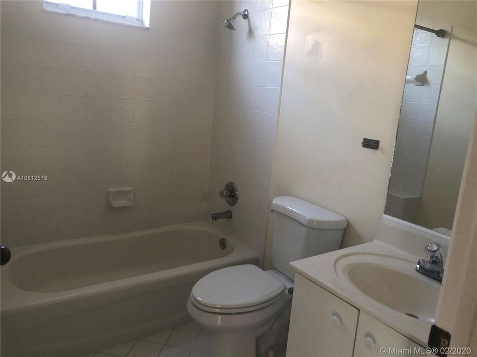 Recently Rented: $3,750 (5 beds, 4 baths, 2536 Square Feet)