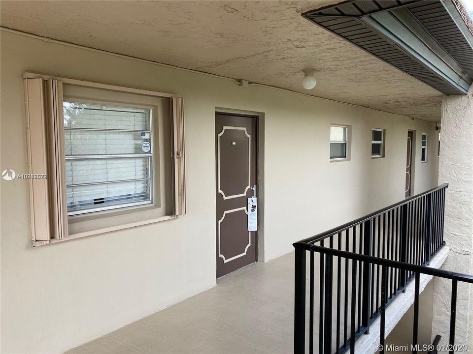 Recently Sold: $129,000 (1 beds, 1 baths, 870 Square Feet)