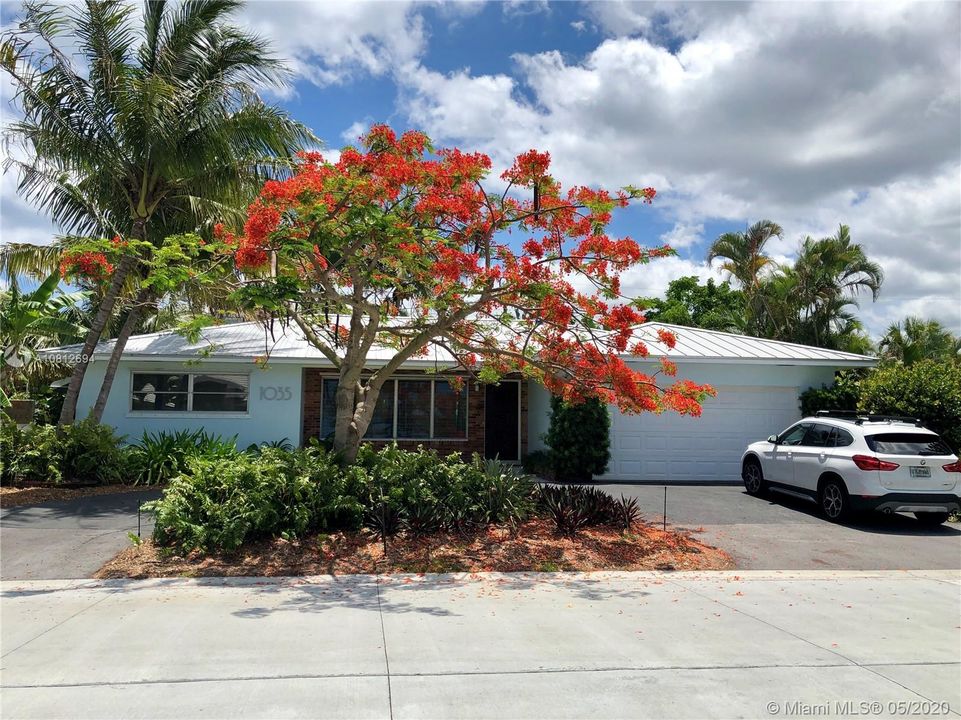 Recently Sold: $535,000 (3 beds, 2 baths, 1761 Square Feet)