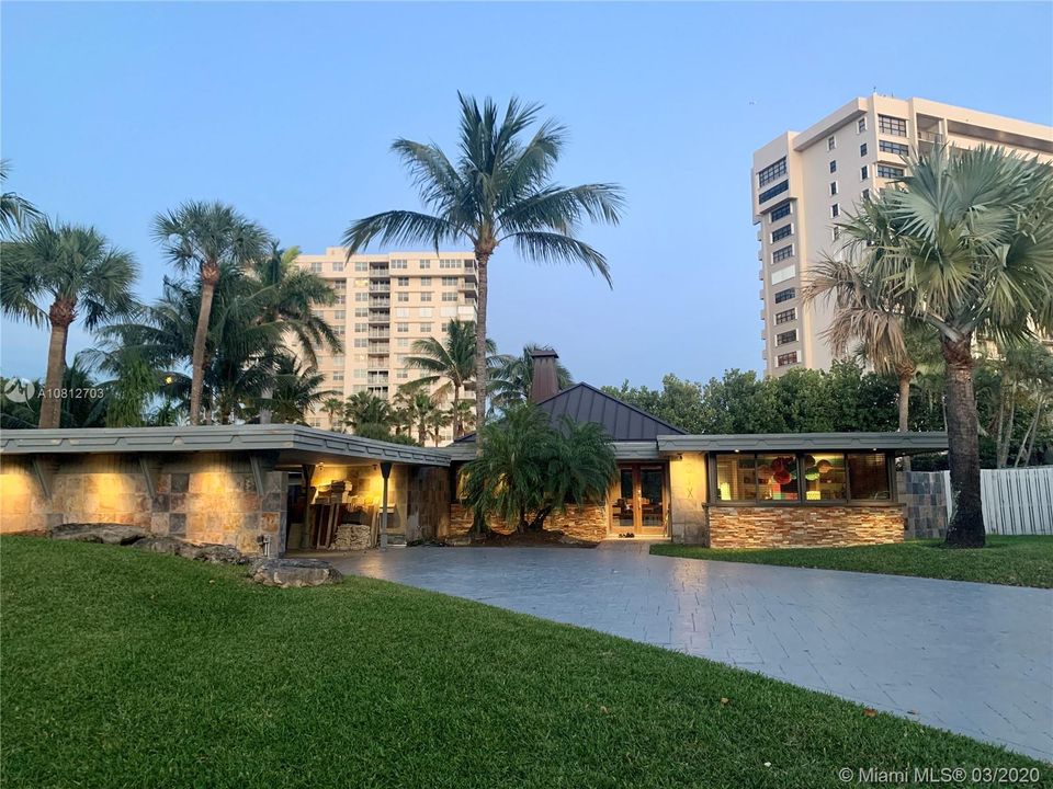 Recently Sold: $1,450,000 (4 beds, 4 baths, 2023 Square Feet)