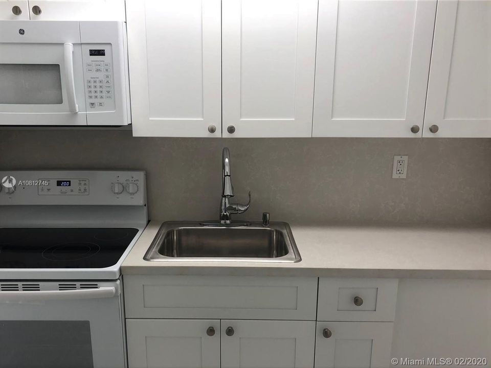Recently Rented: $975 (1 beds, 1 baths, 400 Square Feet)