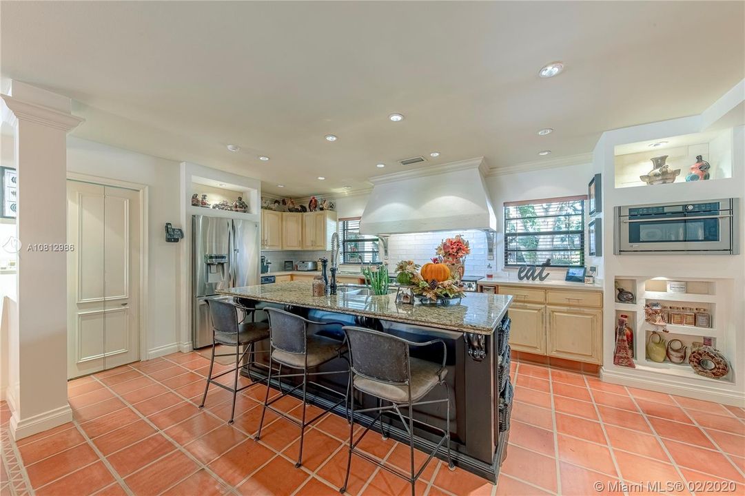 Recently Sold: $1,300,000 (5 beds, 3 baths, 3506 Square Feet)