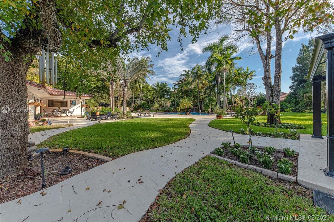 Recently Sold: $1,300,000 (5 beds, 3 baths, 3506 Square Feet)
