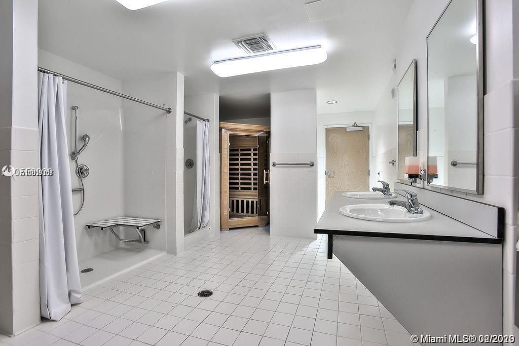 最近售出: $117,000 (1 贝兹, 1 浴室, 780 平方英尺)