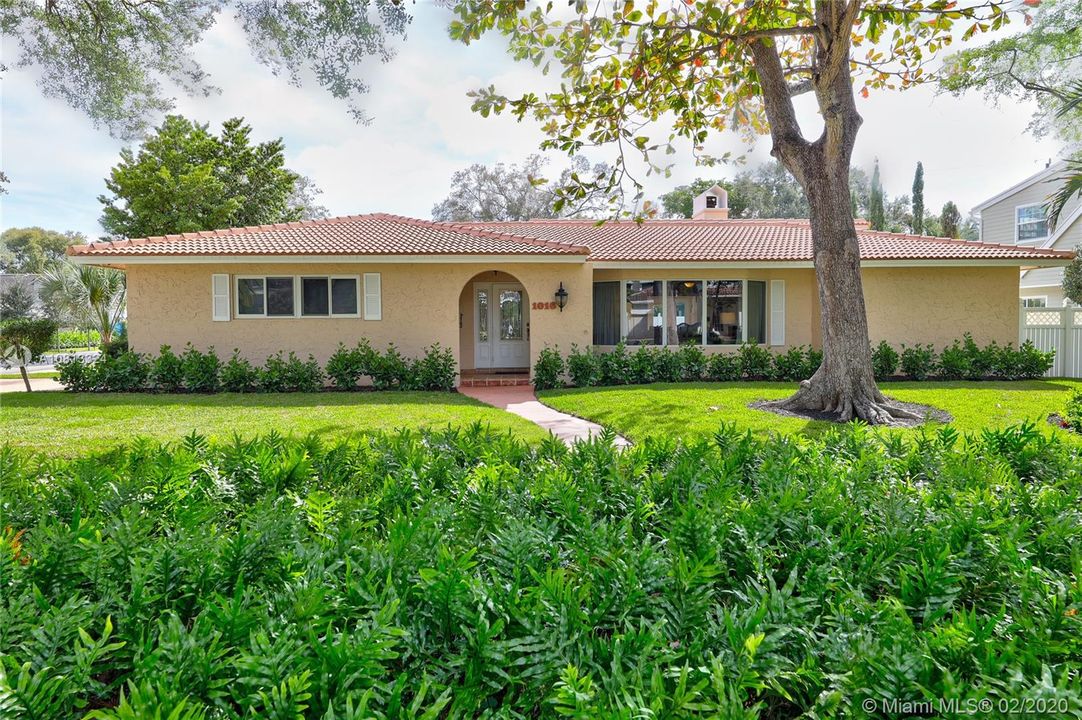 Huge Corner Lot perfect for sports and privacy
