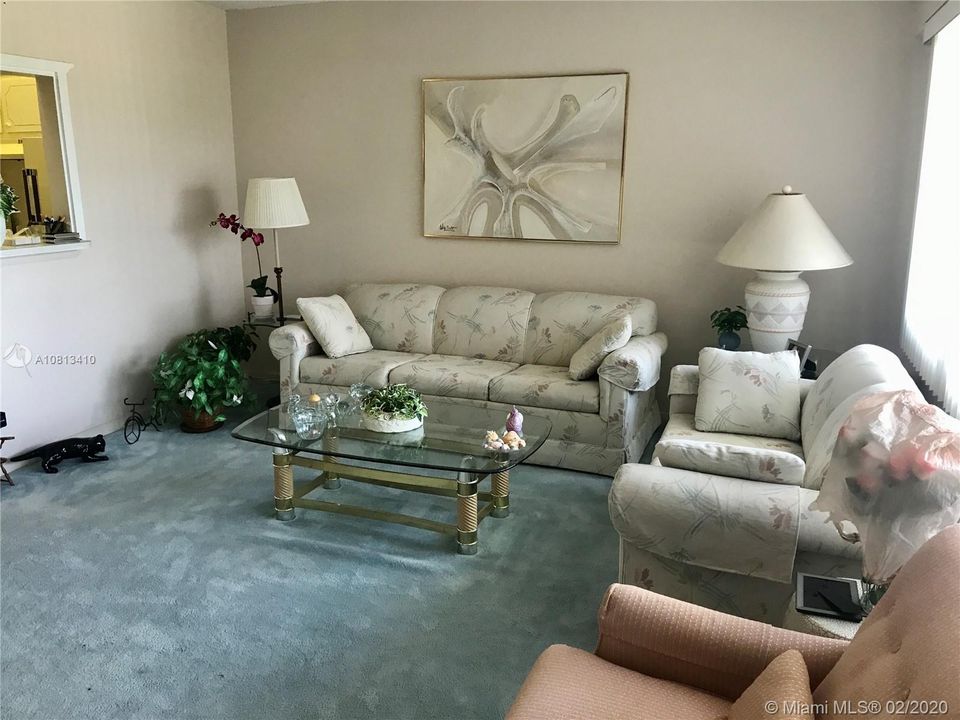 Recently Sold: $52,999 (1 beds, 1 baths, 715 Square Feet)