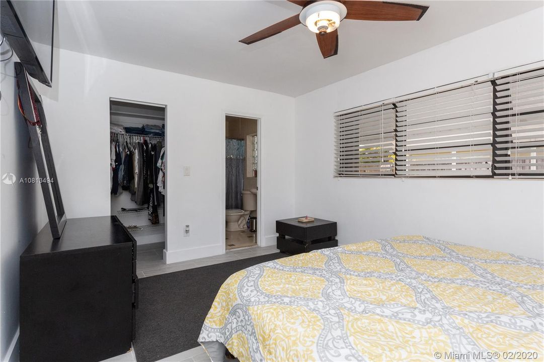 Vendido Recientemente: $339,000 (3 camas, 2 baños, 1378 Pies cuadrados)