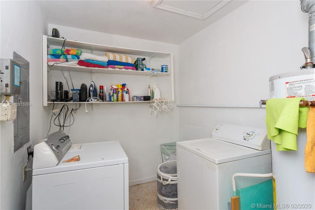 Vendido Recientemente: $339,000 (3 camas, 2 baños, 1378 Pies cuadrados)