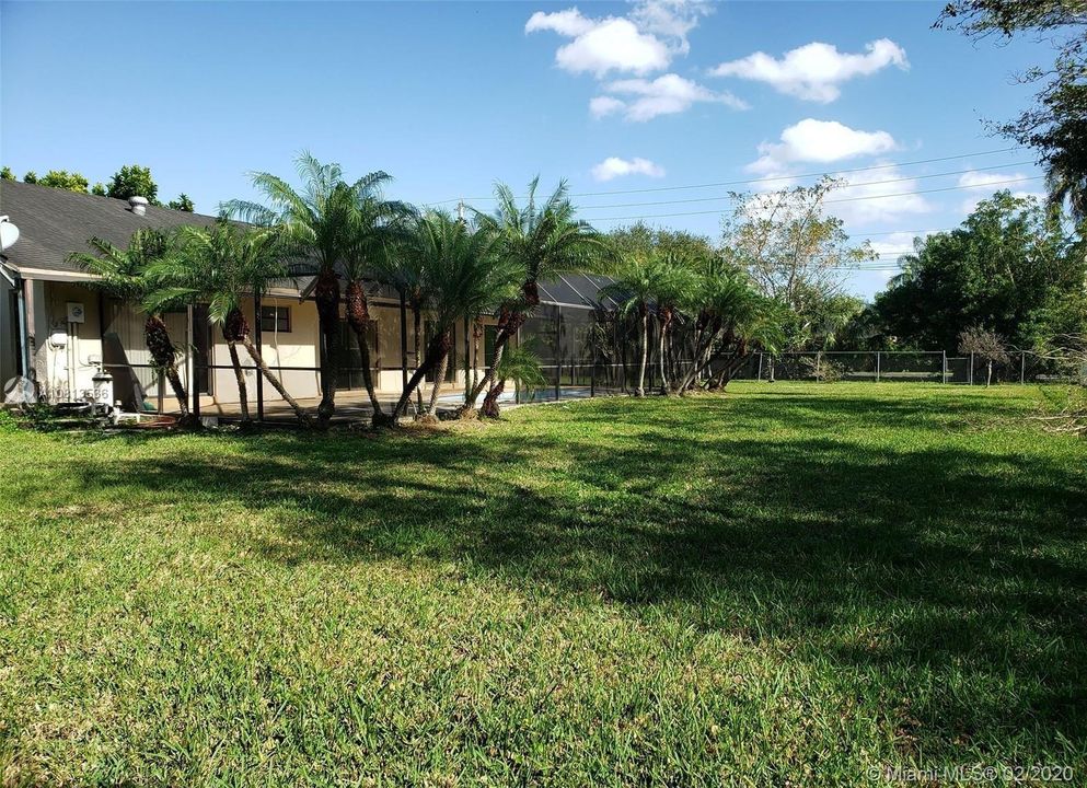 Recently Rented: $2,300 (4 beds, 2 baths, 2592 Square Feet)