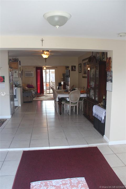 Vendido Recientemente: $165,000 (3 camas, 1 baños, 1118 Pies cuadrados)