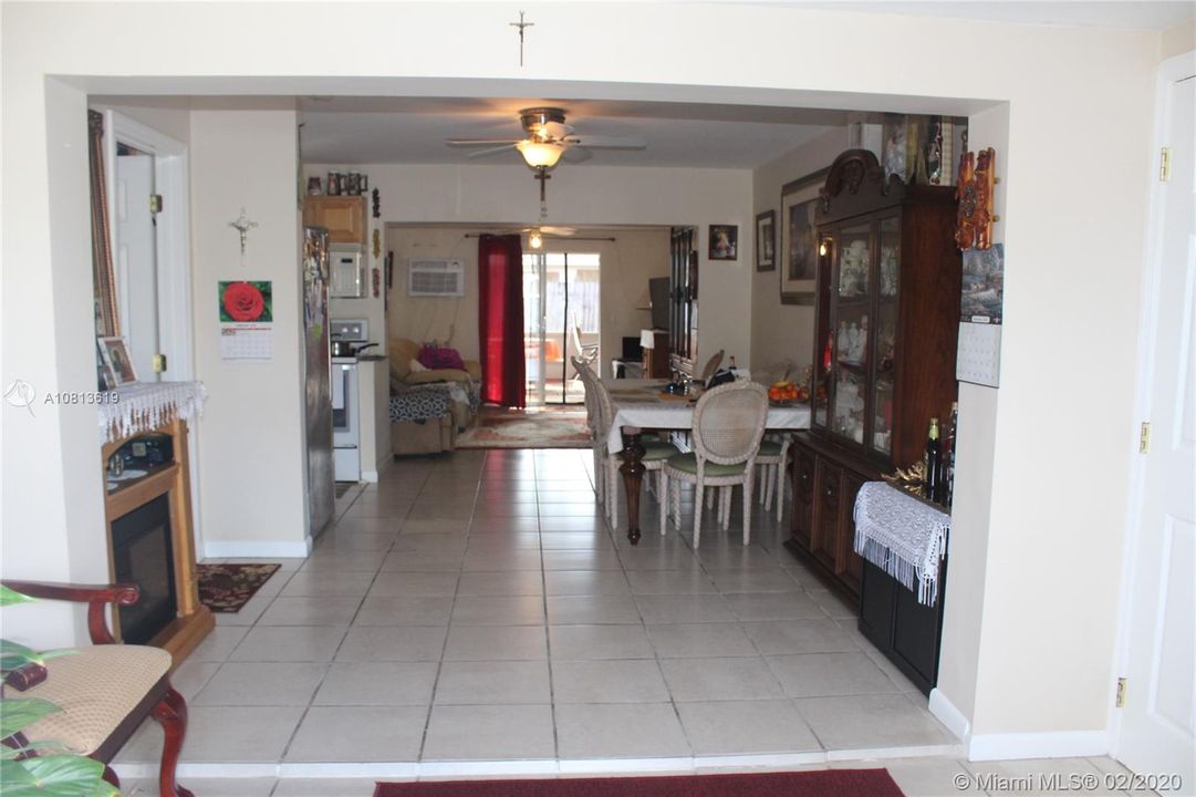 Vendido Recientemente: $165,000 (3 camas, 1 baños, 1118 Pies cuadrados)