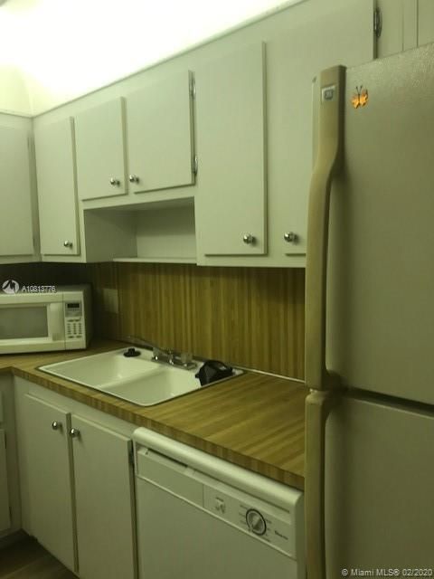 Recently Rented: $1,250 (1 beds, 1 baths, 830 Square Feet)